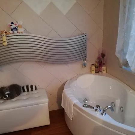 With 2 Bedrooms In Vezzano Ligure, With Wonderful Sea View, Apartamento La Spezia