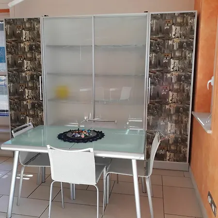 With 2 Bedrooms In Vezzano Ligure, With Wonderful Sea View, Apartamento La Spezia
