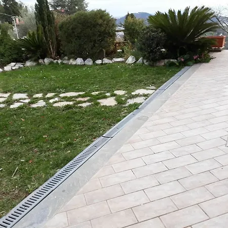 With 2 Bedrooms In Vezzano Ligure, With Wonderful Sea View, Apartamento *